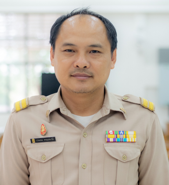นายประถม พรมสมบัติ